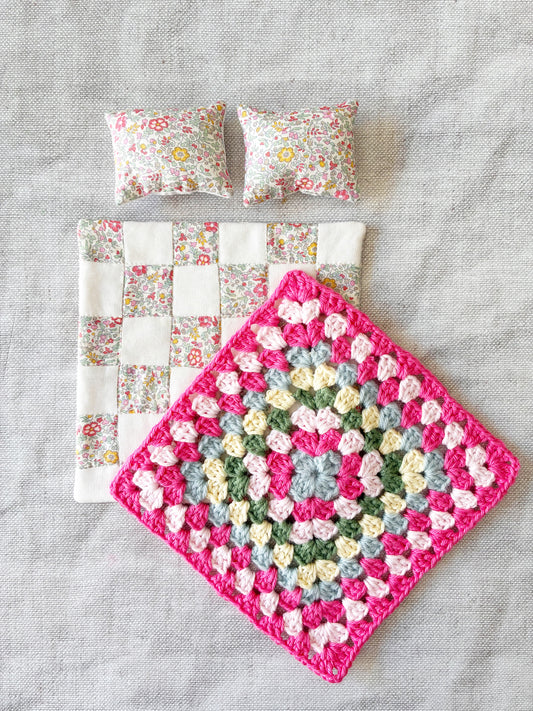 Mouse sized handmade quilt bedding set